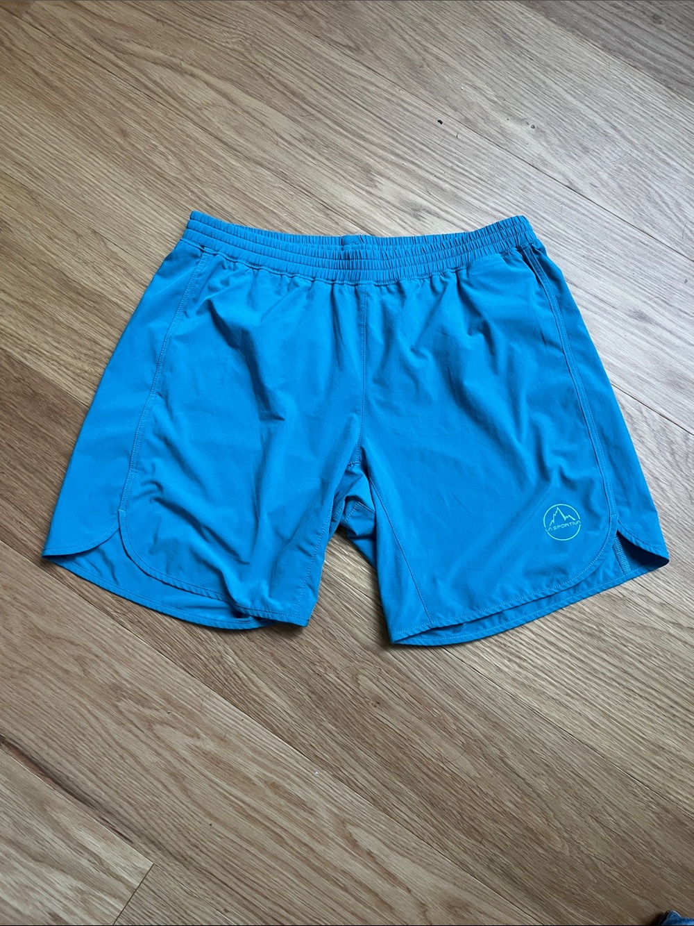 La Sportiva Women’s Teal Zen Athletic Shorts size M